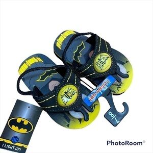 Batman Sandals NWT Flip Flops 7 8 Toddler Boys Kids Black Yellow